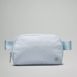 LULULEMON Everywhere Belt Bag, NWT, Light Blue, Size 1L, Perfect Gift It…
